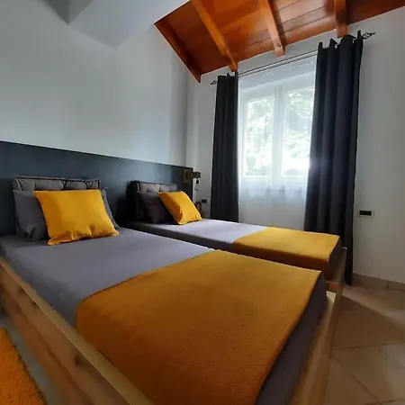 Large In Istria With Private Pool 아파트