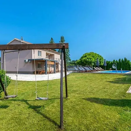 아파트 Large In Istria With Private Pool Pulici