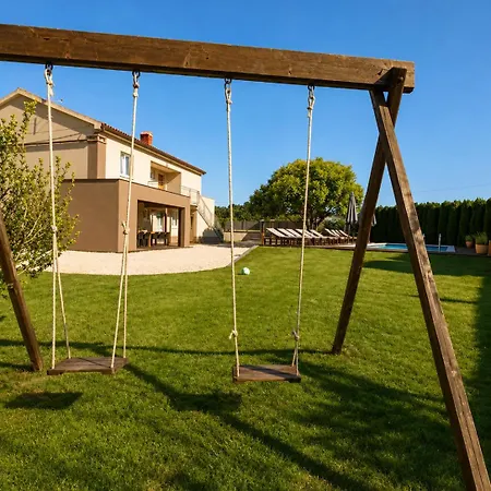 Lavanda With Private Pool Apartment